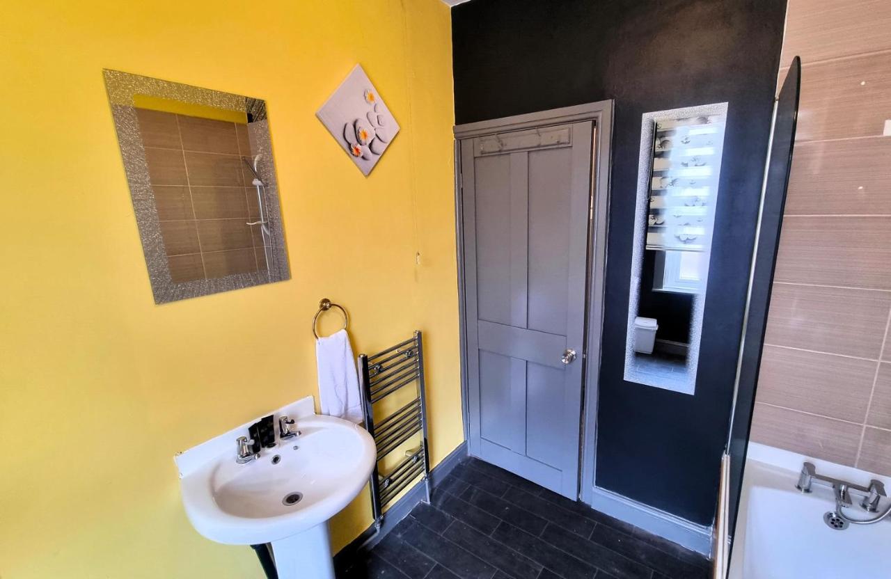 *1Es* For Your Most Relaxed & Cosy Stay + Free Parking + Free Fast Wifi * Leeds  Exterior foto